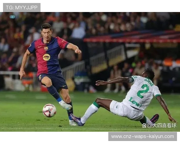 西甲巴萨中路突破频繁,对手防线吃紧——揭秘现代控球艺术